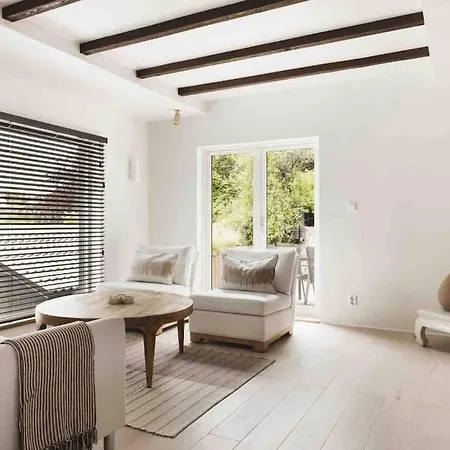 Cozy In Villa Bomlo
